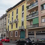 I Host Apartment - Carcano 26